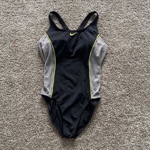 Women Nike Swimsuit Size Medium